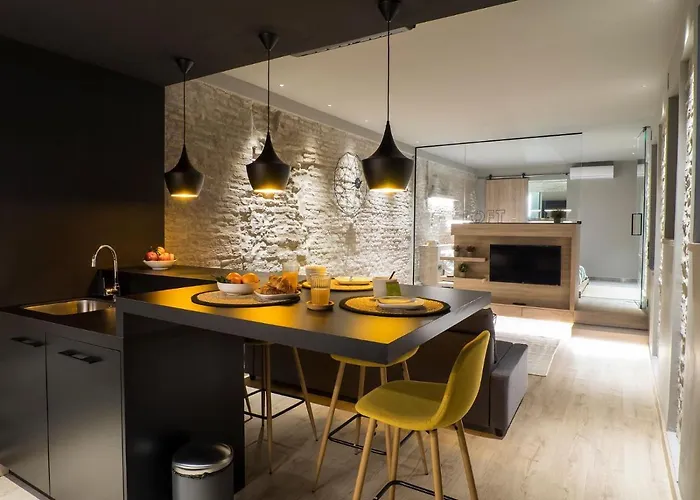 Homely Malaga Jinetes Loft