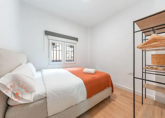 Cosy Apartment With Patio In Malaga - Tcm