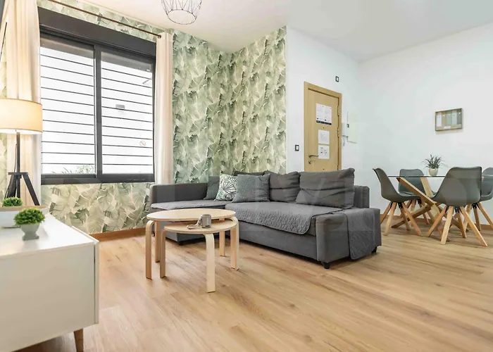 Relaxing Apartment With Parking In The Center By Rems