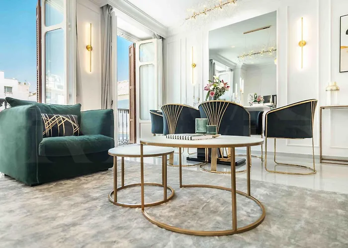 Deluxe Apartment - Historic Center By Rems