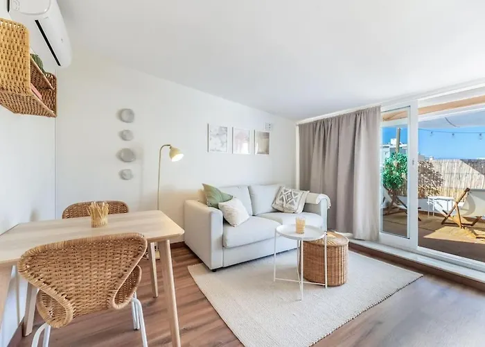 Urban Charm Rooftop Apartment With Vista