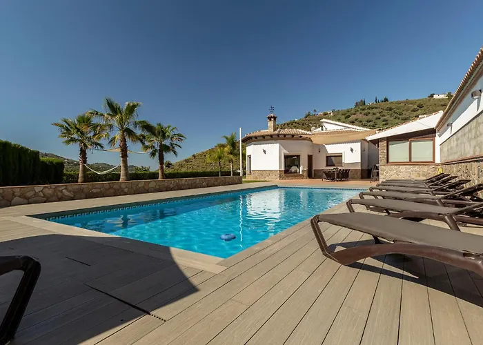Beautiful Home In Malaga With Kitchen