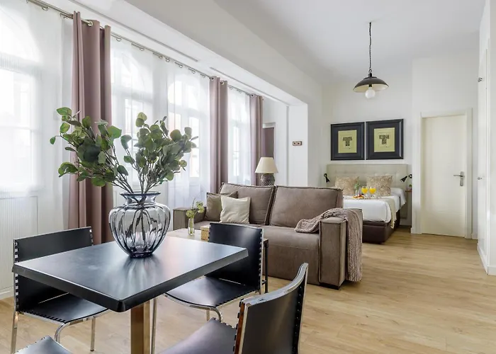 Comedias I & Old Town By Ele Apartments