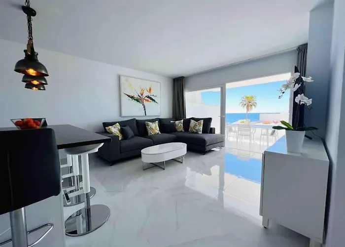 Modern, Spacious 3 Bedroom Apartment With Sea View