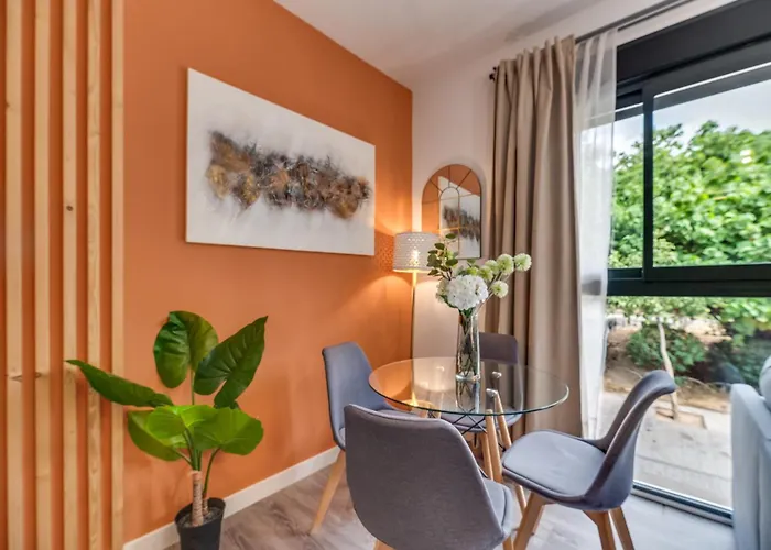 Modern Unit With View
