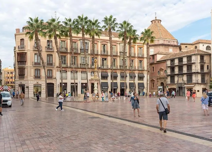 By Malagagrupos Larios Centro Historico Parking Gratis