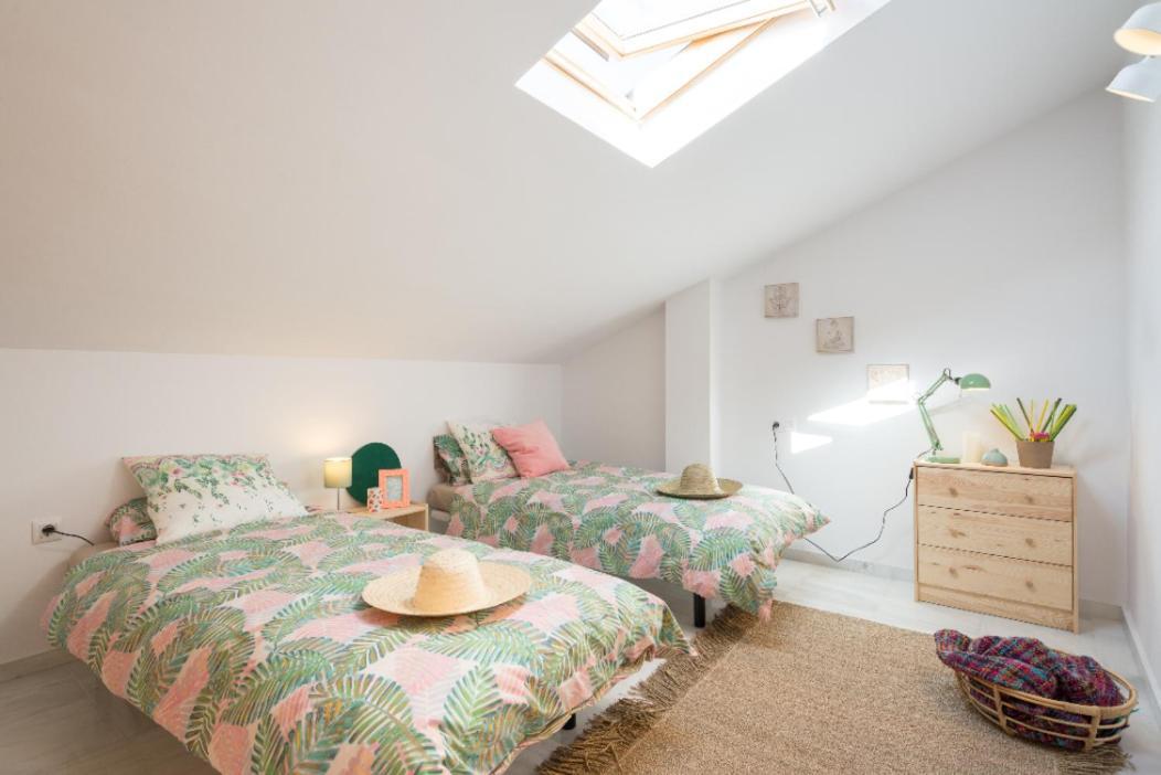 Apartamento Olga's Dos Y Parking Málaga