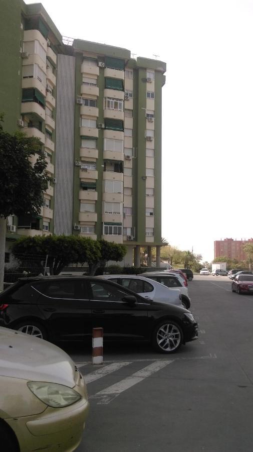 Piso Muy Amplio En . Malaga