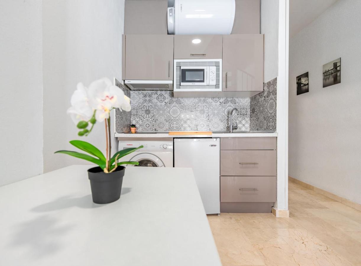 Private Rooftop & Elegant Studio - Center By Rems *