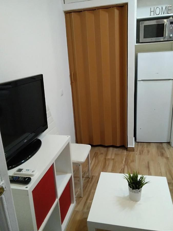 Estudio Cerca Del Carrefour Rosaleda Apartamento