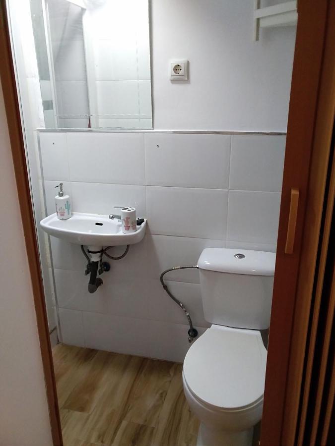 Estudio Cerca Del Carrefour Rosaleda Apartamento