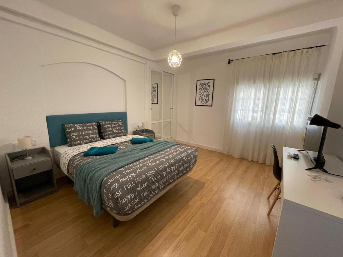 Holidays2malaga 2 Bedroom Armengual De La Mota Close Shopping Center Apartment Malaga