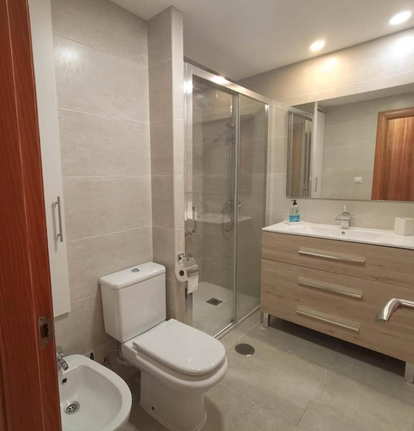 Confortable Piso Junto A Centro Ciudad, Playa Y Estación Tren. Apartamento *