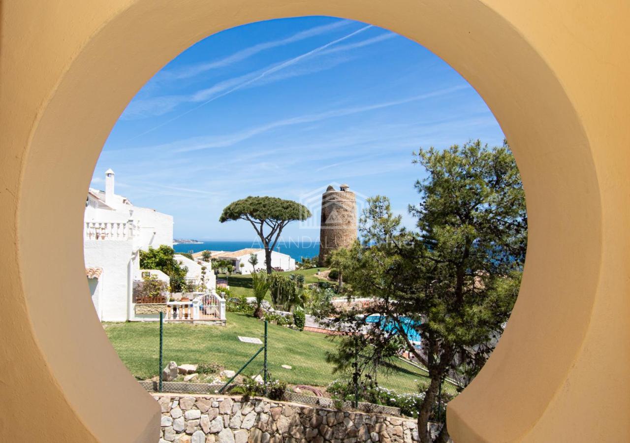 Panoramic Sea Views And Direct Access To The Beach From The Community In Torrenueva *