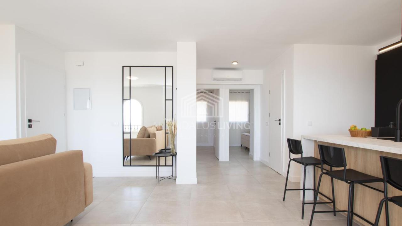 Apartamento Panoramic Sea Views And Direct Access To The Beach From The Community In Torrenueva Málaga