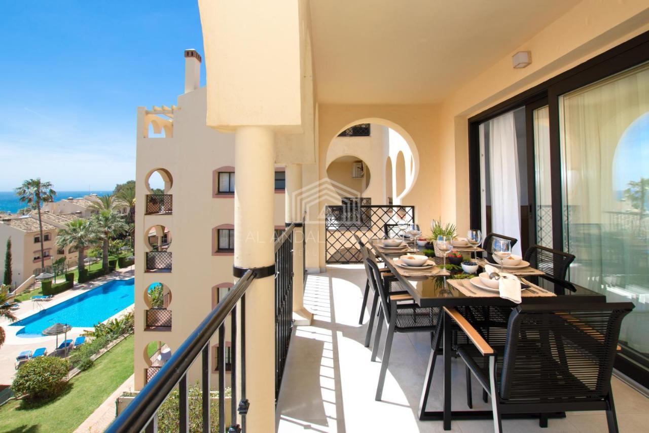 Panoramic Sea Views And Direct Access To The Beach From The Community In Torrenueva Málaga