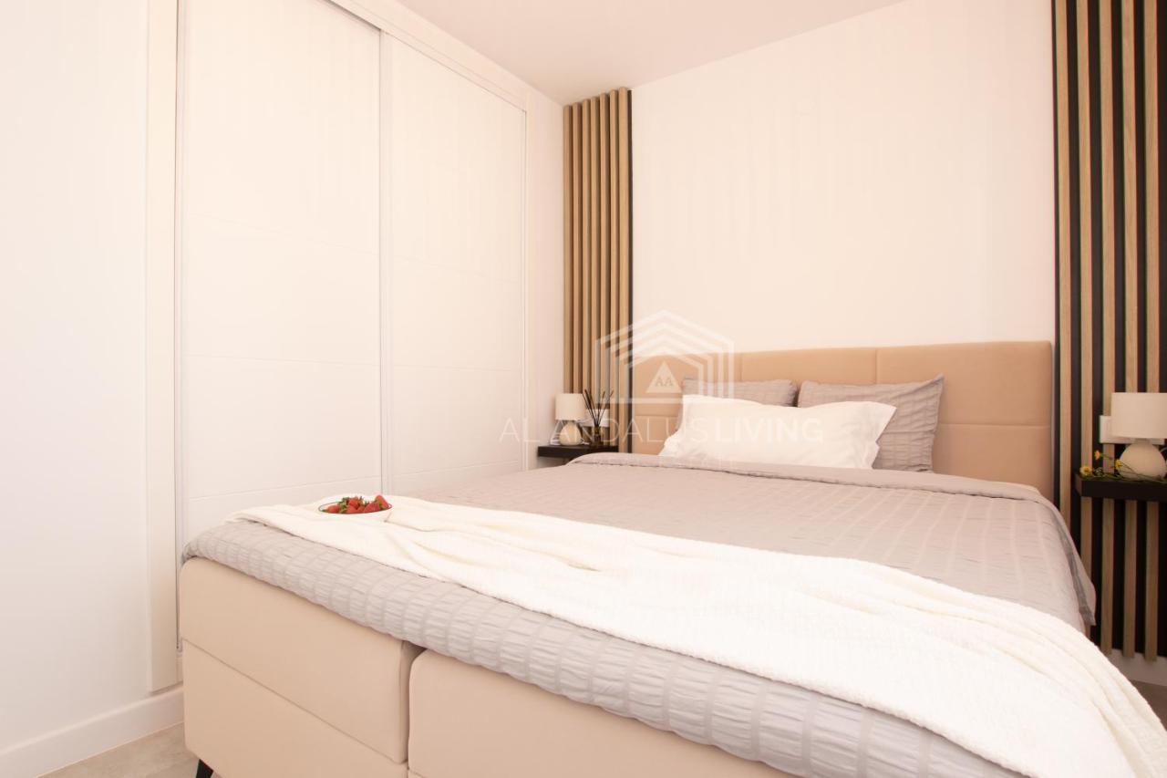 Apartamento Panoramic Sea Views And Direct Access To The Beach From The Community In Torrenueva Málaga