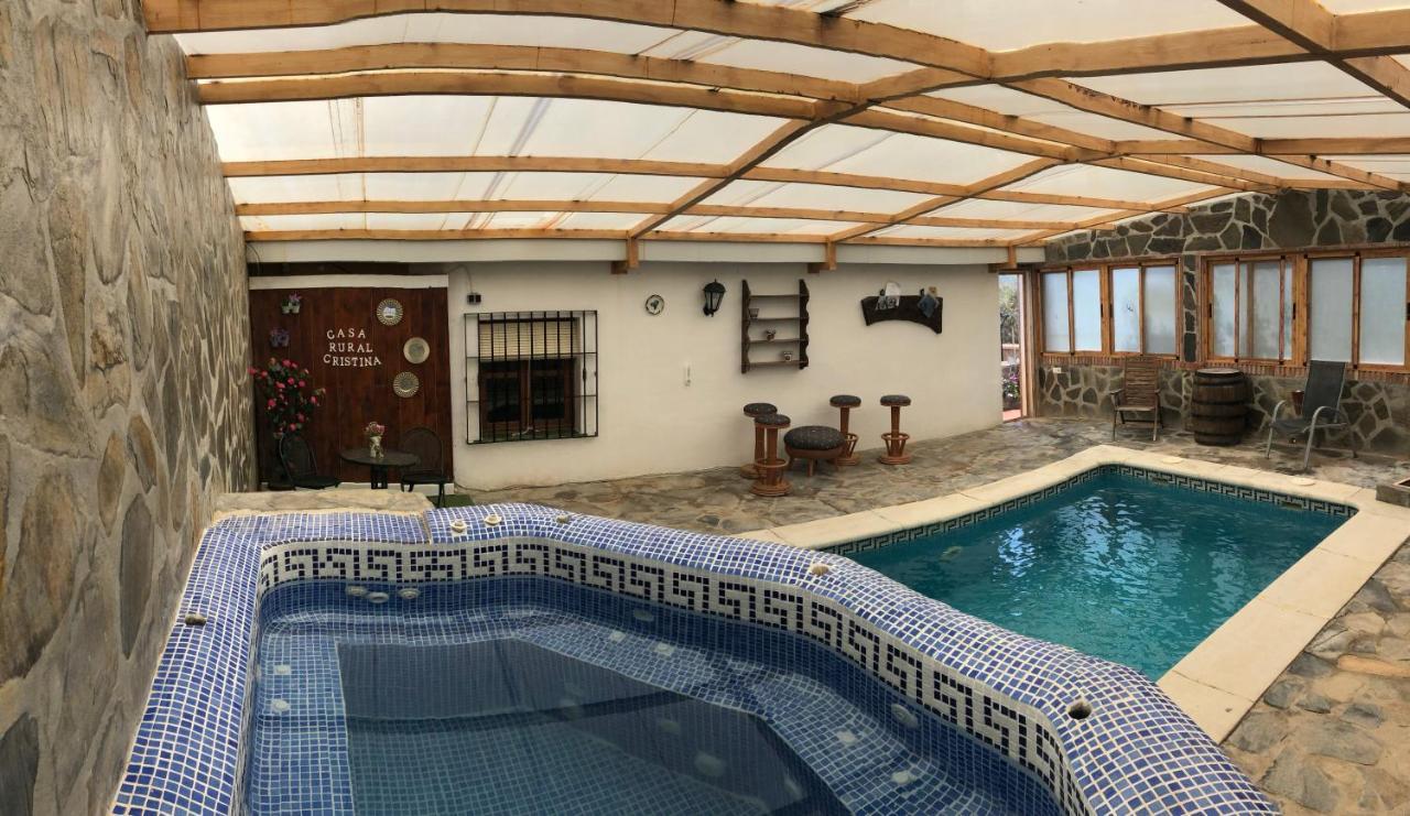 Cristina- Piscina Climatizada *