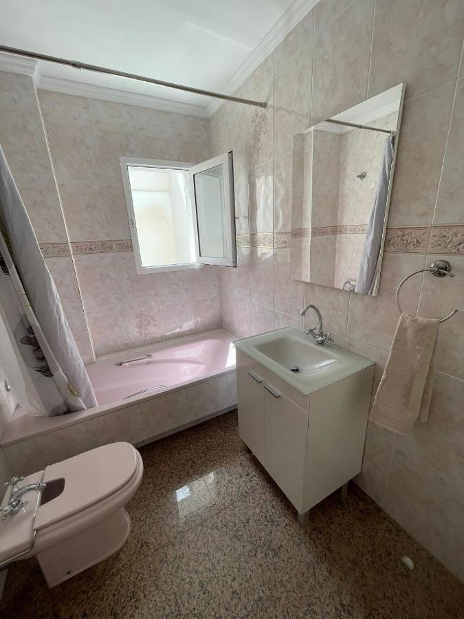 Encantadora Habitación Privada Cerca Del Mar Habitación en casa particular *