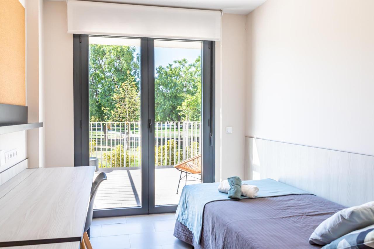 Hostal Residencia Universitaria Campus *