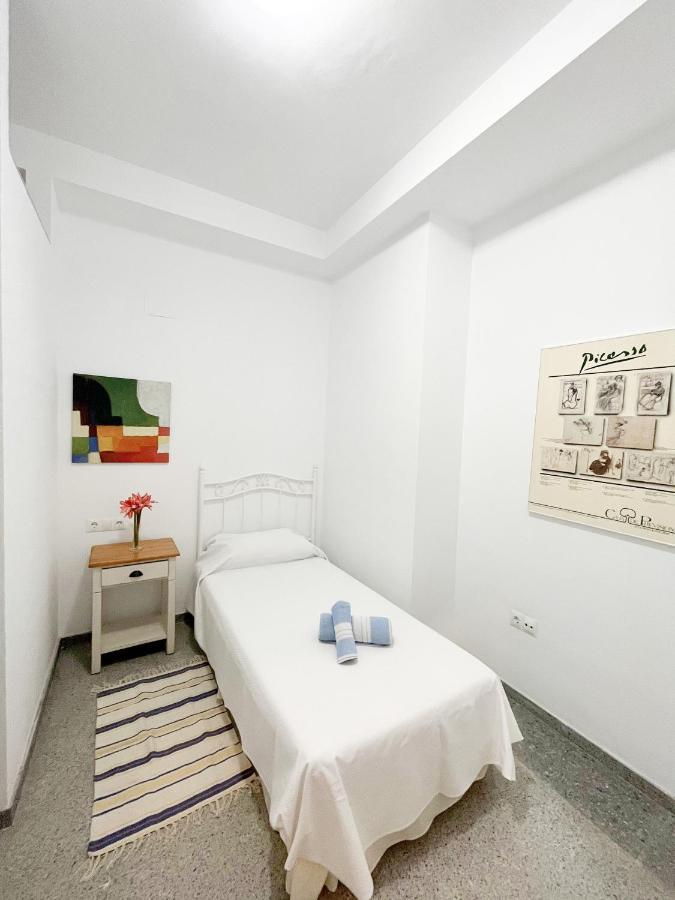 Apartamento Amplio En Av. Carlos Haya *