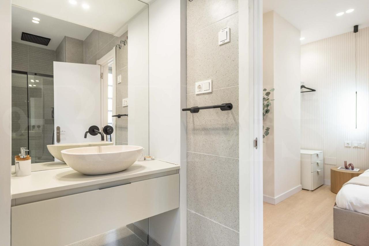 Sophisticated With Balcony & Views By Rems * Málaga