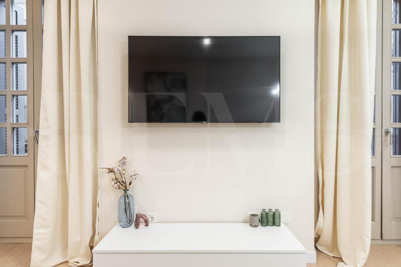 Apartamento Sophisticated With Balcony & Views By Rems