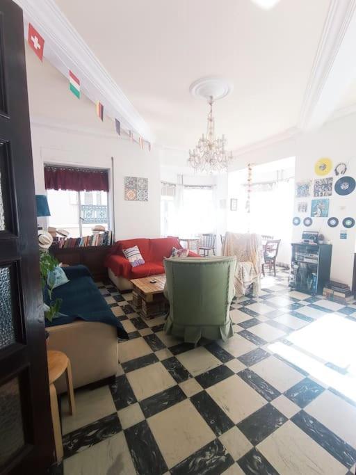 Vintage Flat *