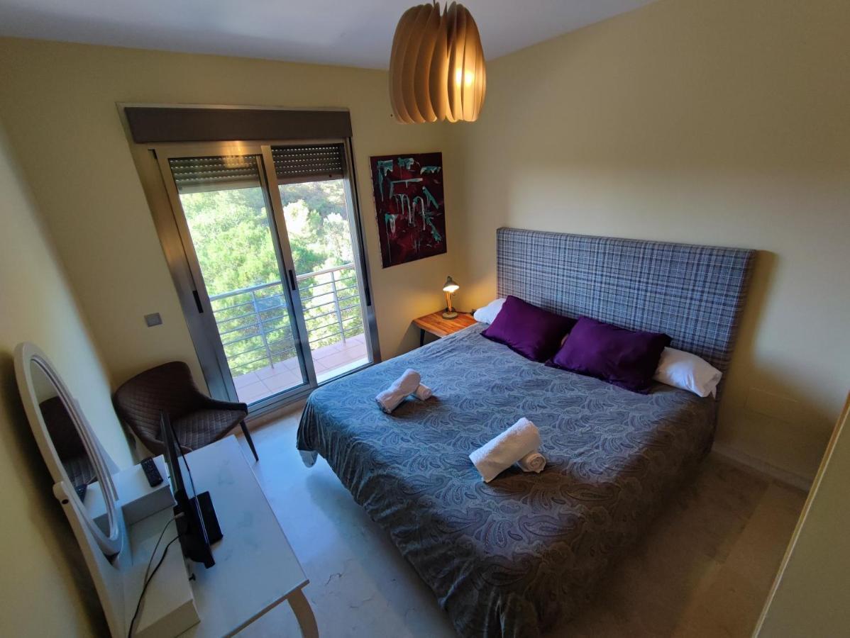 Bed and breakfast Aguilas Club *