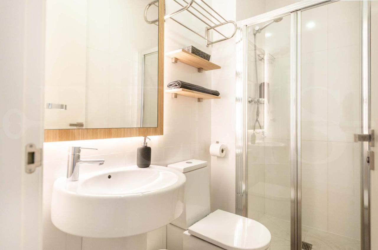 With Balcony In The Heart Of By Rems Apartamento *