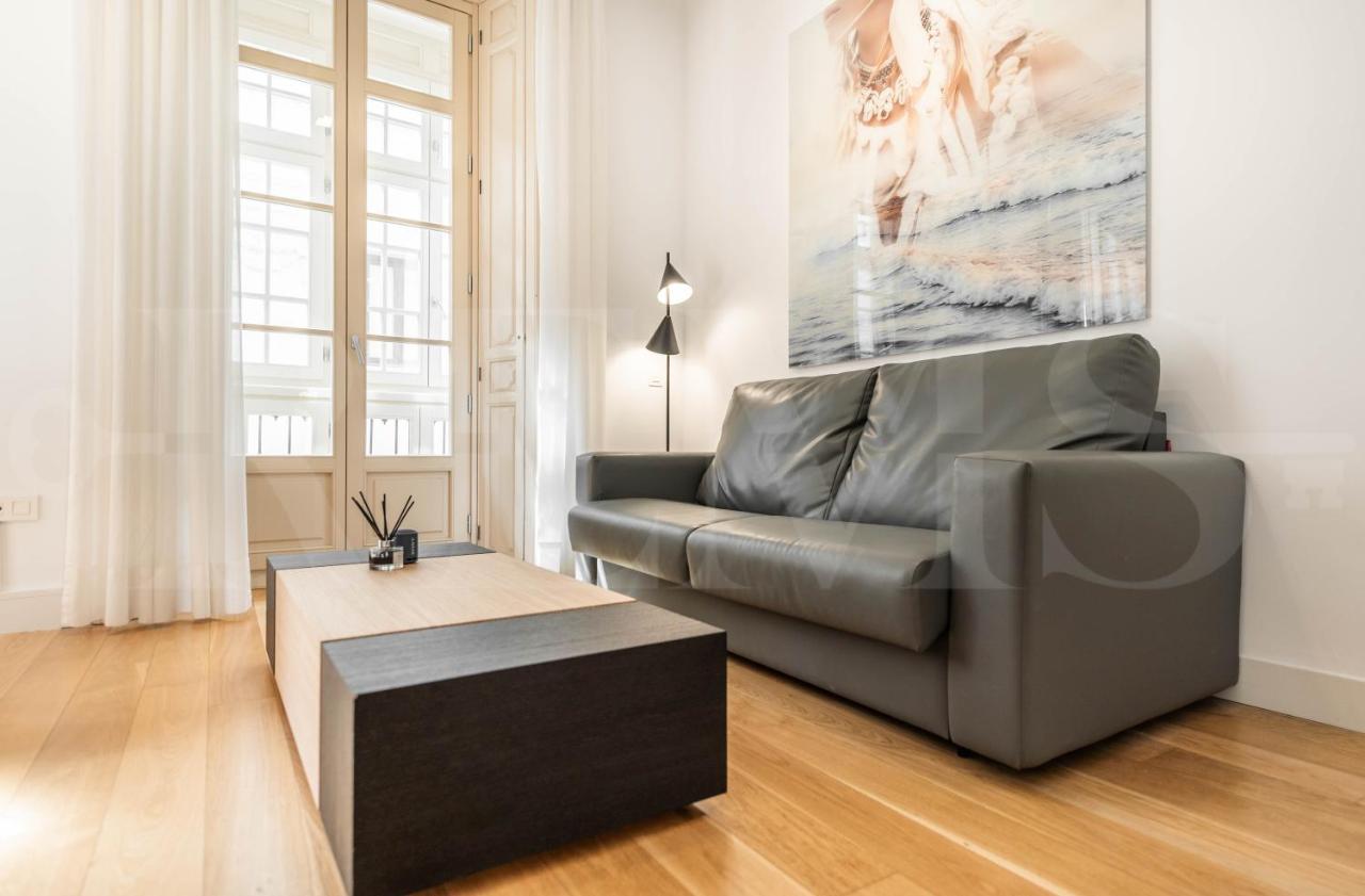 Apartamento With Balcony In The Heart Of By Rems *
