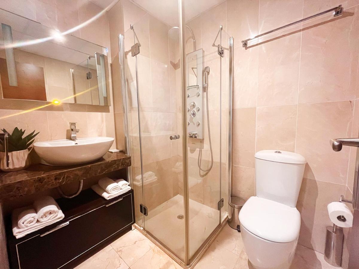 Homely Carreteria Con Piscina Apartment