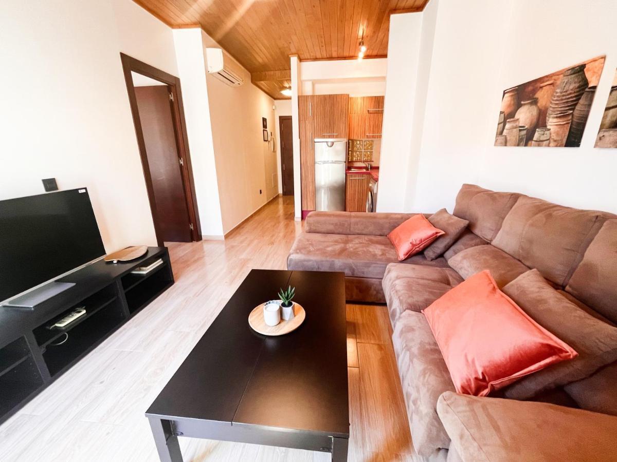 Homely Carreteria Con Piscina Apartment Malaga