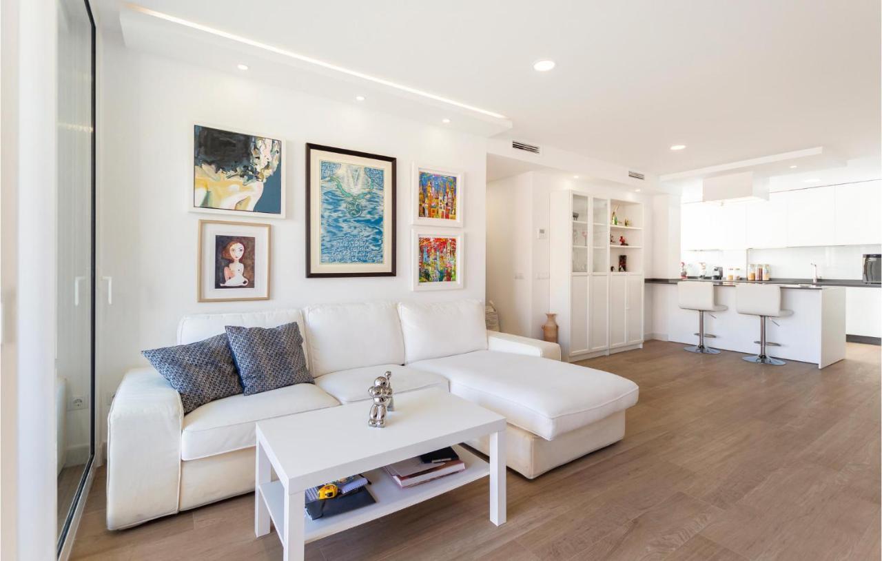 3 Bedroom Beautiful In Apartamento