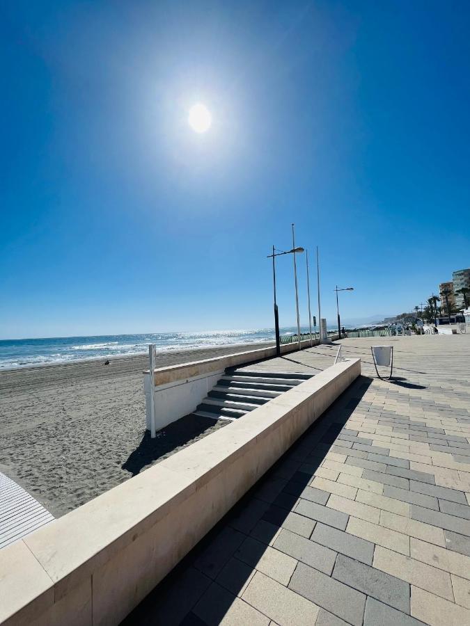 Apartamento Encantador Piso Frente A La Playa Málaga
