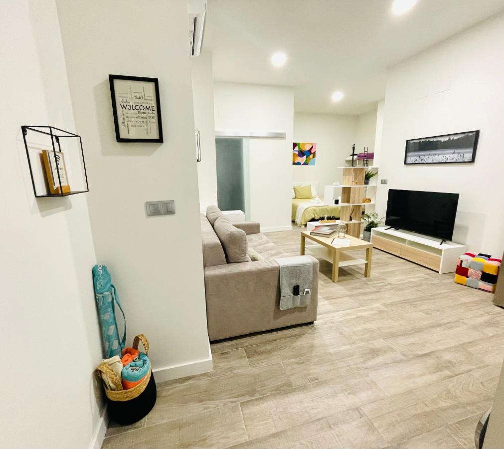 Cómodo, Moderno Y Cerca De Todo En Apartamento Málaga