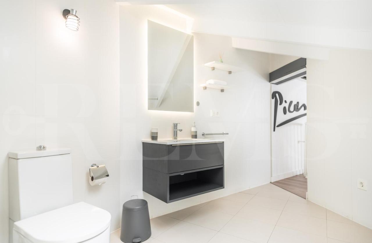 Inviting Duplex In Front Of Picasso Museum By Rems Apartamento Málaga