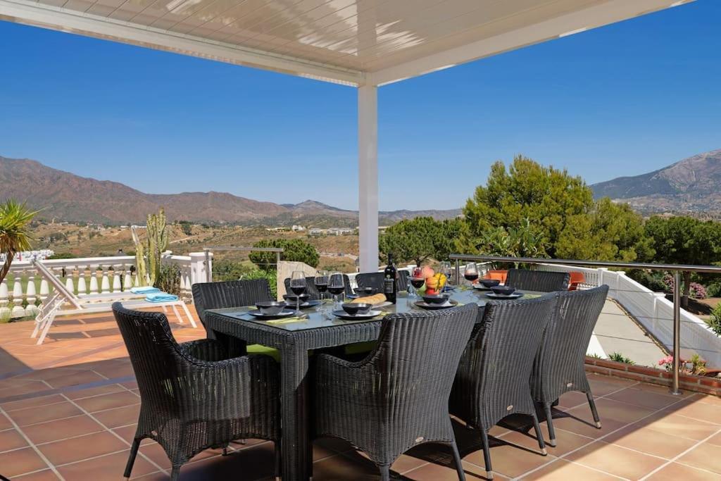 Villa Uno - Stunning 4 Bedroom With Pool