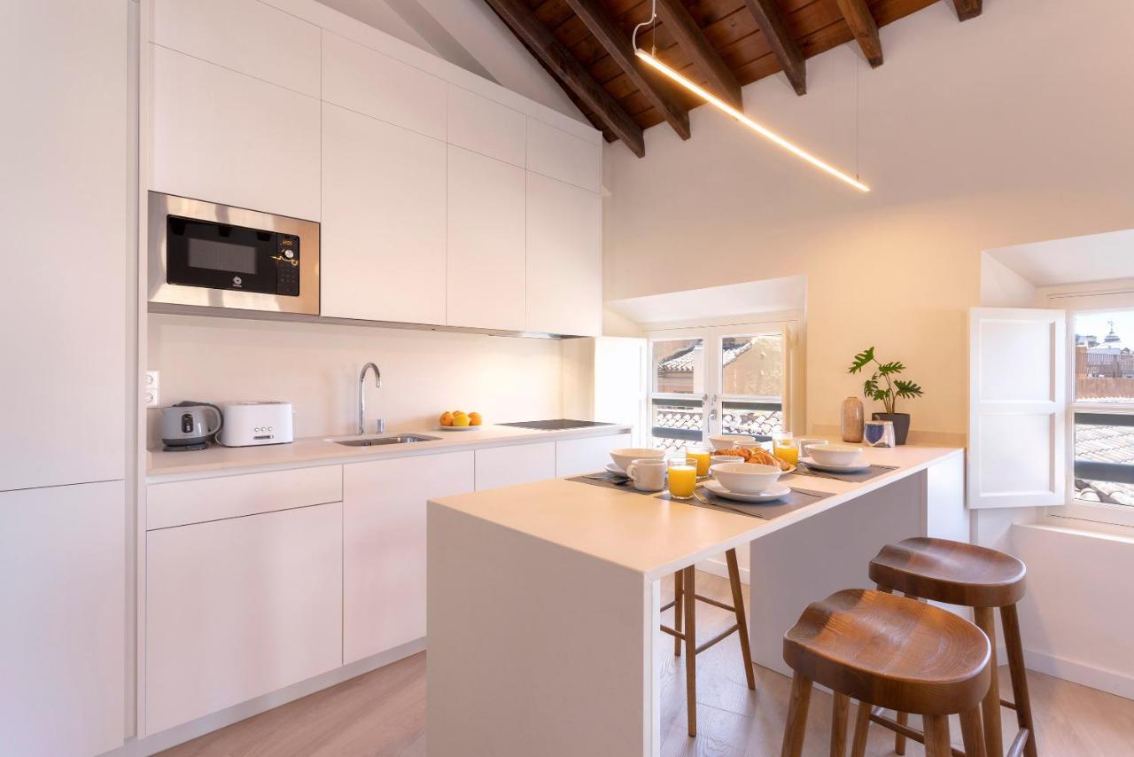 Thyssen Cisneros By Rent Me *