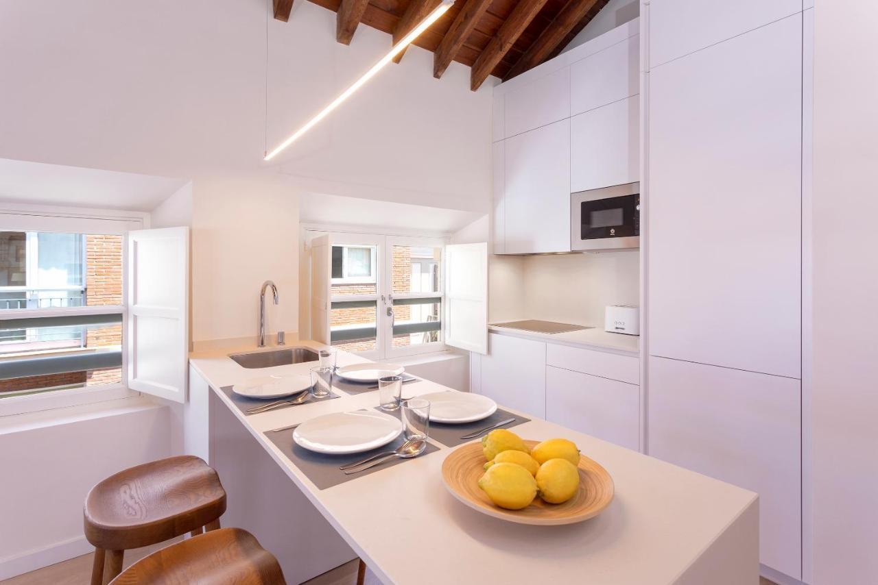 Thyssen Cisneros By Rent Me *
