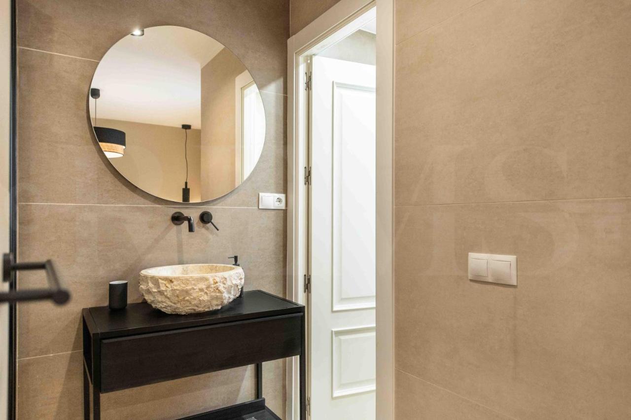 Apartamento Gorgeous With Balcony - Center By Rems *