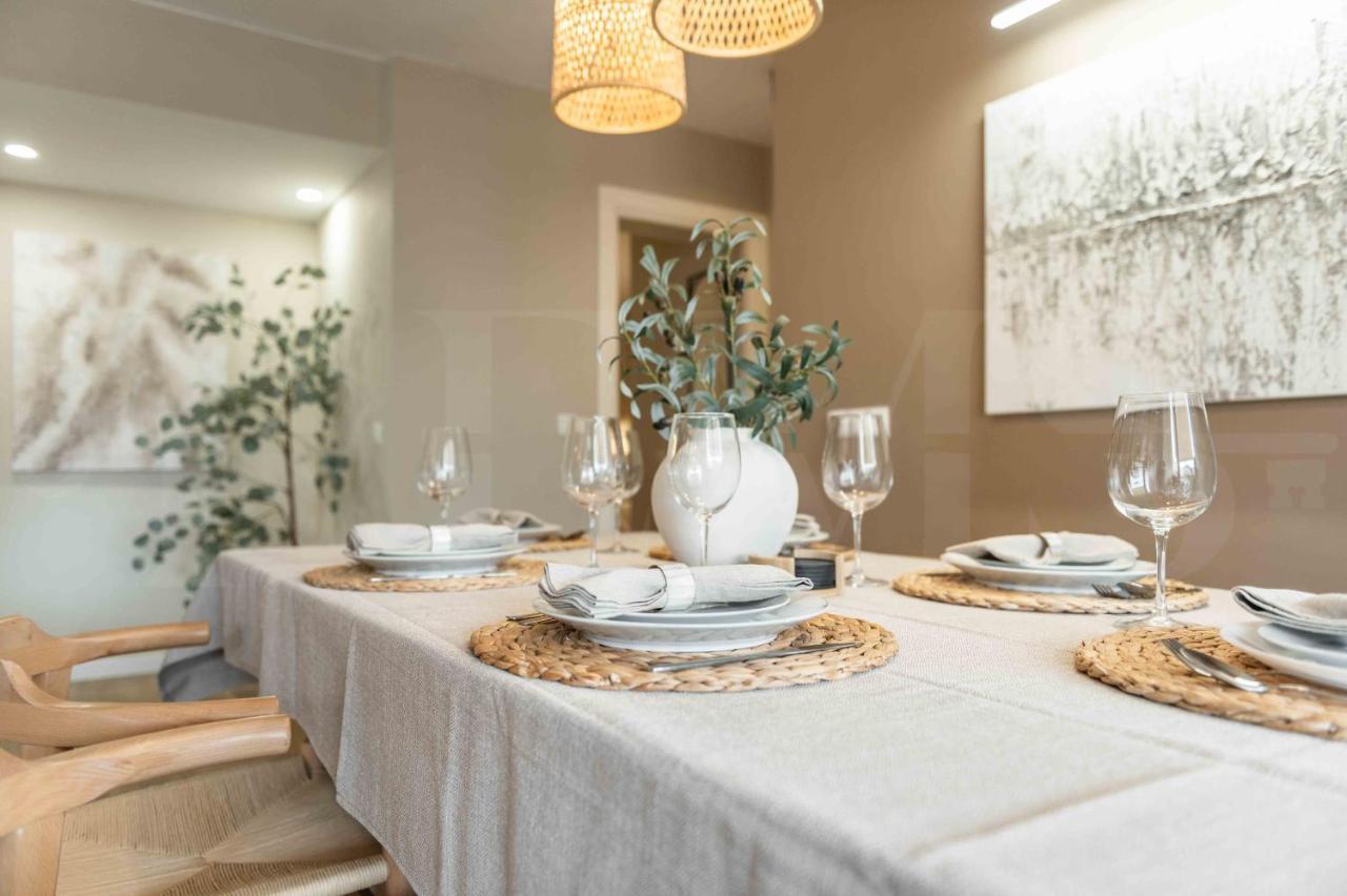 Gorgeous With Balcony - Center By Rems *