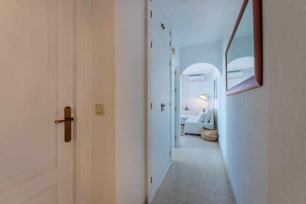 Benalmadena, With Wonderful Views Apartamento *