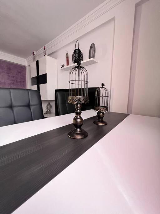 The Pink House Apartment *