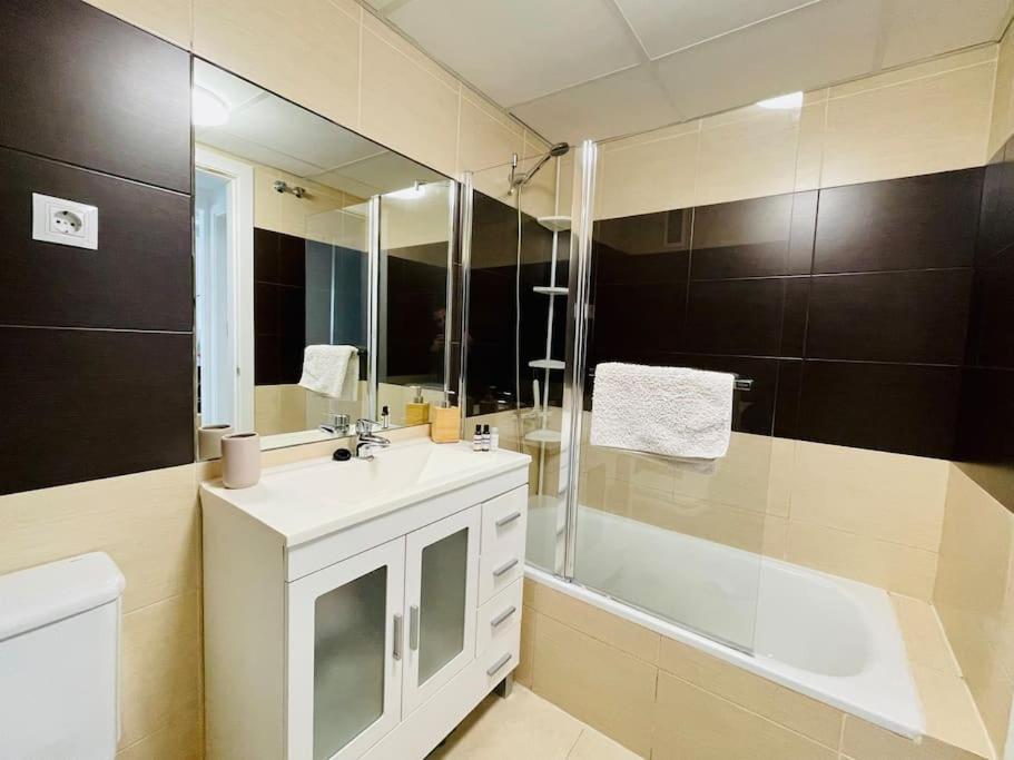 Apartment Magnifique Duplex Avec Terrasse Proche De La Malaga
