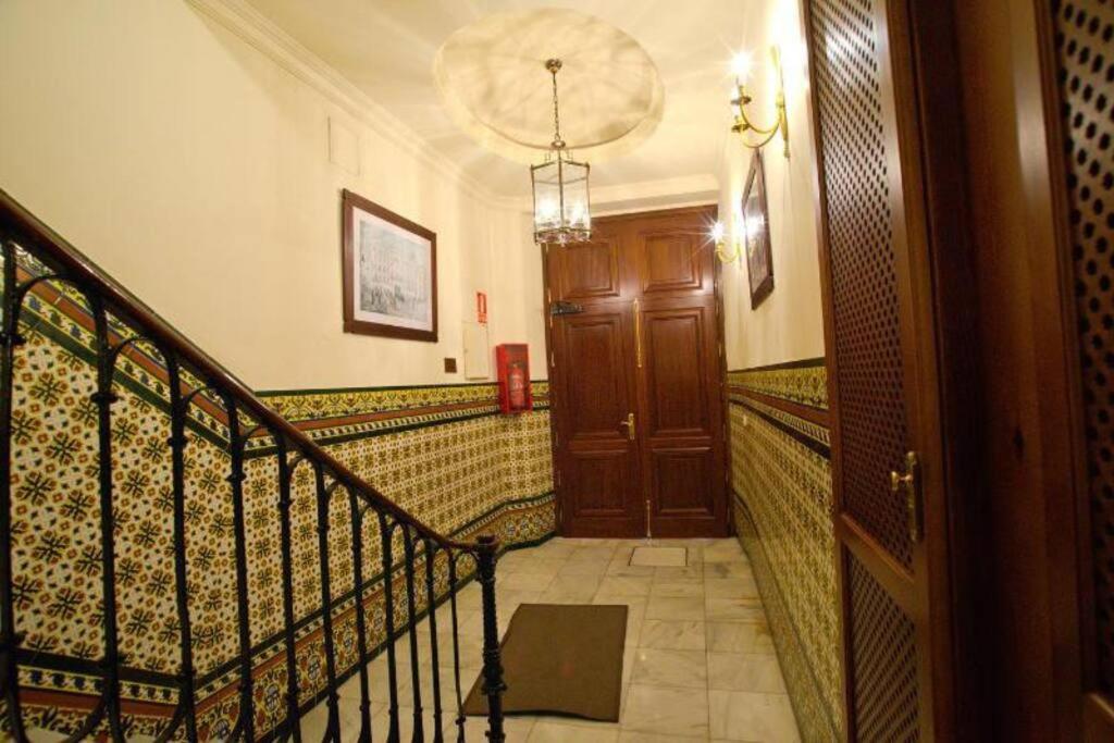 Cozy Penthouse Center, Car Park Included-caspal
