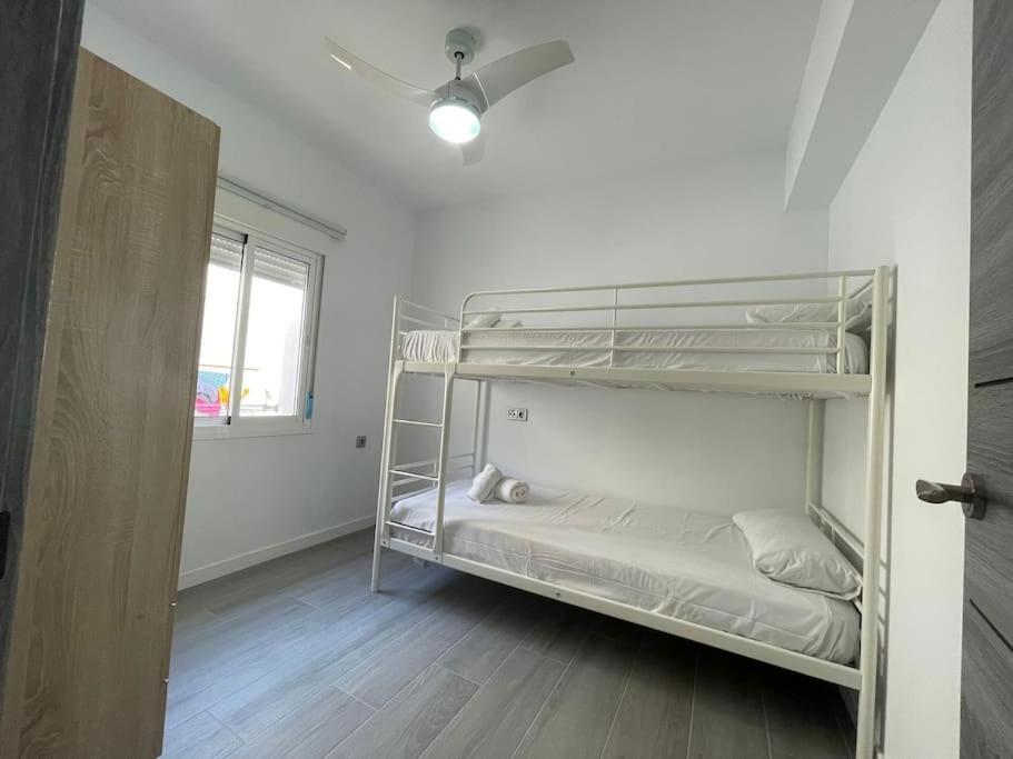 Family Flat Close To The Centre-v-estrell Apartamento *
