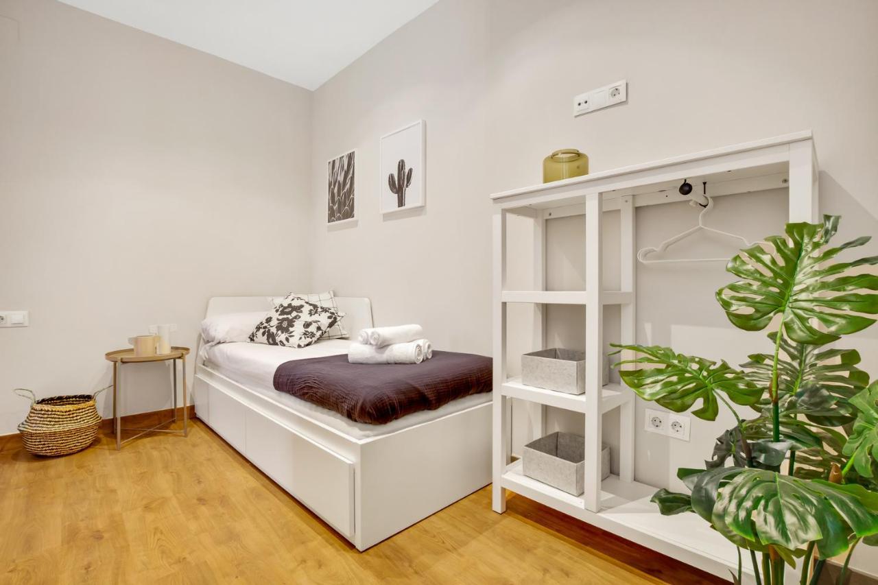 Modern & Quite At Larios Apartamento *