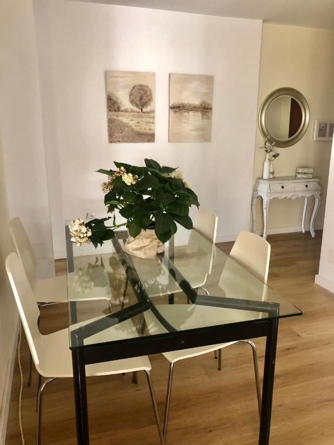 Con Smart Tv En Piso Compartido Con Bano Privado O Compartido Sol Habitación en casa particular