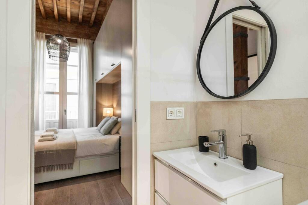Eclectic & Elegant By Rems Apartamento